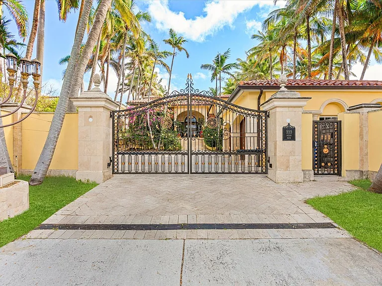 555 Ocean Blvd — Photo 25