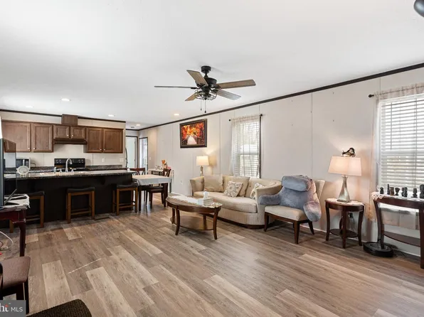 234 Iris Rd, Mullica Hill, NJ 08062