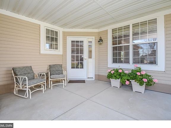 3rd image of 1120 Woodland Dr