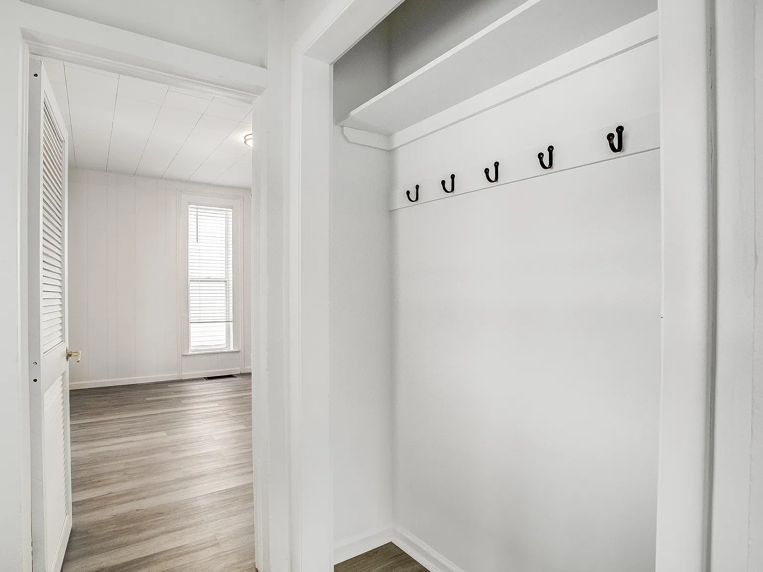 2 bed, 1217 sqft, $1,300 — Photo 4