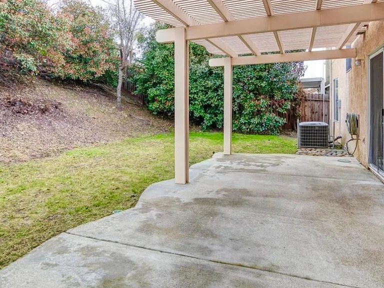 1936 Hillock Ct — Photo 17
