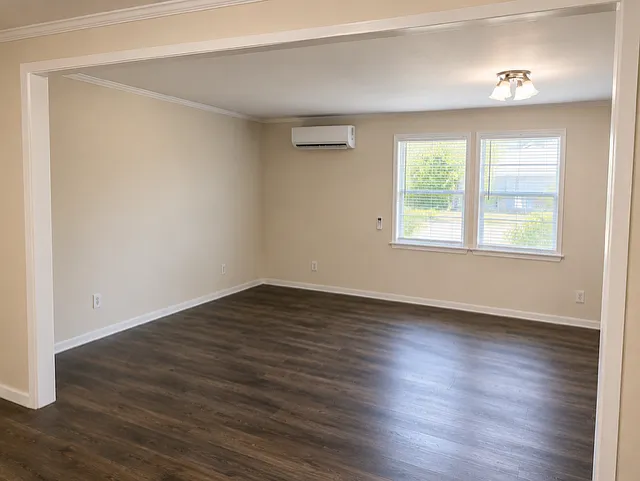 2413 McFarland — Photo 3