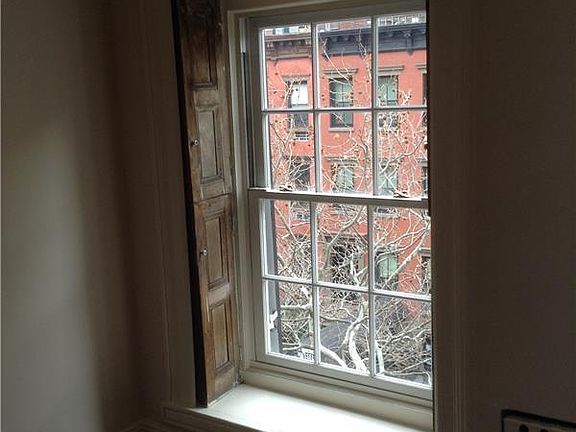 4th image of 161 W 13th St #3