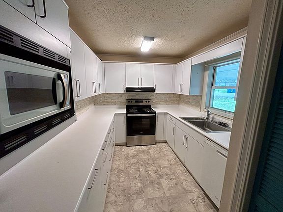3rd image of 130 Highland Heights Ave