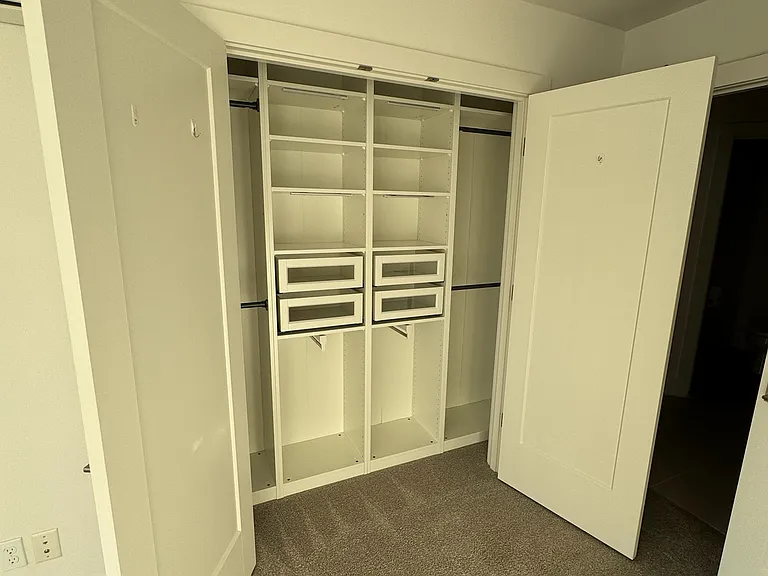 947 W McGraw St #41 — Photo 14