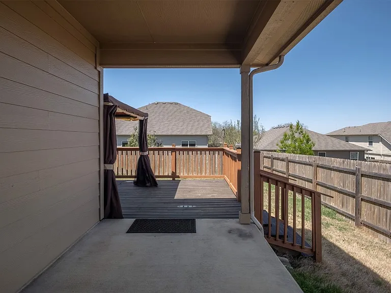 118 Leona River Trl — Photo 52