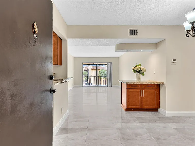 470 NW 20th St #3020 — Photo 3
