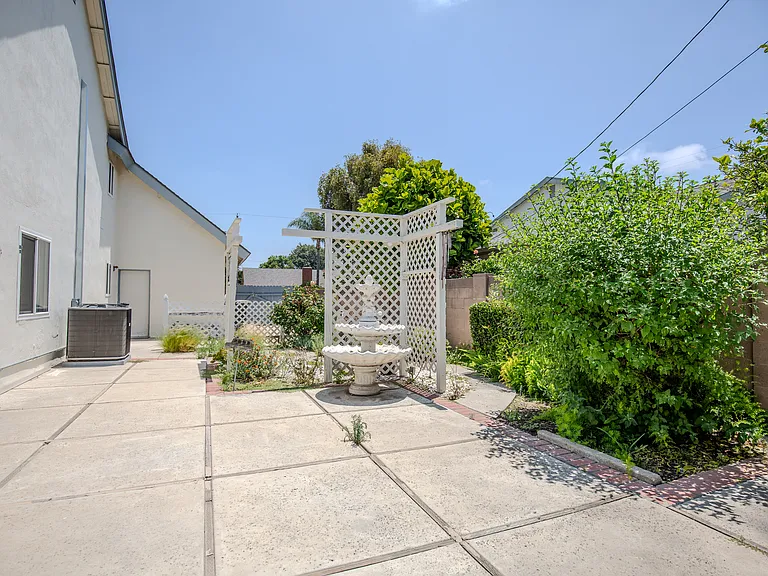 1409 S Adria St — Photo 41