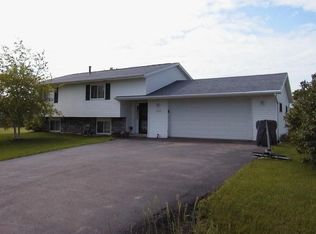 720 E Scott St, Omro, WI 54963