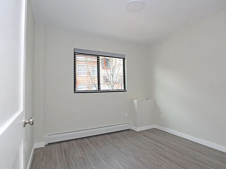 7163 161st St #1A — Photo 2
