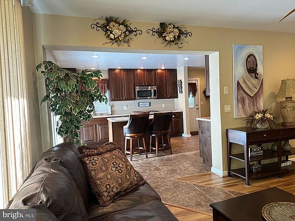5th image of 28440 Bloomery Rd