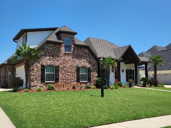 305 Plum Orchard Ln, Benton, LA 71006