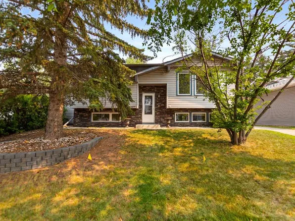 14695 SW Deer Ridge Dr SE, Calgary, AB T2J 6A8