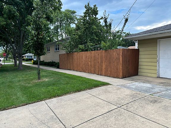 3rd image of 7801 N Oconto Ave