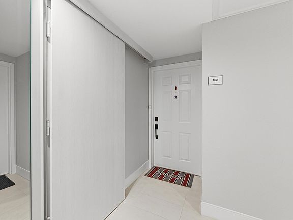 5th image of 800 Jeffery Street #102