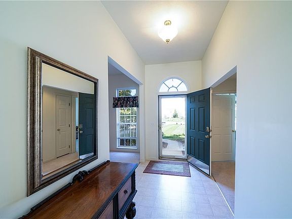 3rd image of 422 Deep Creek Cir