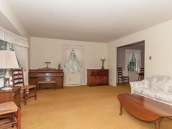 4th image of 7707 Ravenswood Dr