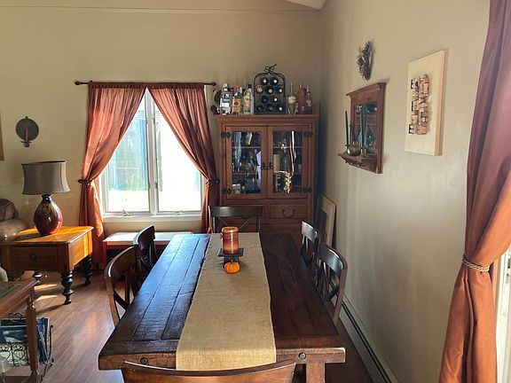 3rd image of 6 Wisteria Ln
