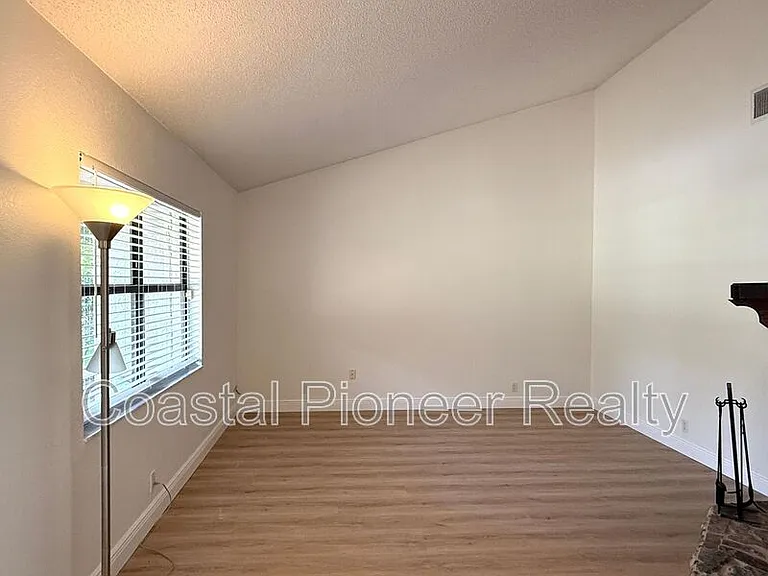 18306 Crawley Rd — Photo 7
