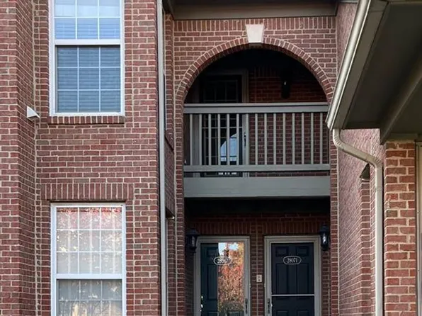 28071 Carlton Way Dr, Novi, MI 48377