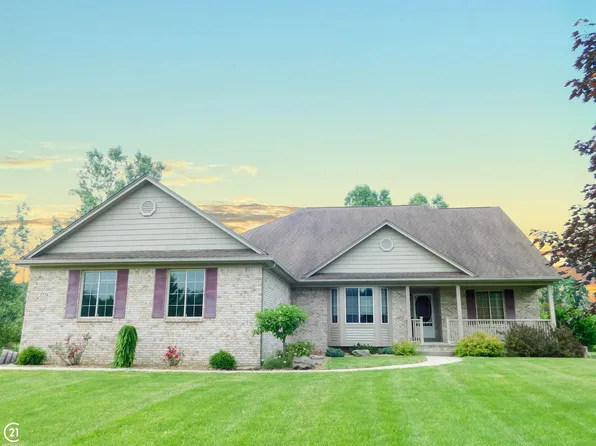 7774 Linden Dr, Almont, MI 48003