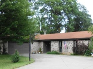 18176 Tontogany Rd, Bowling Green, OH 43402