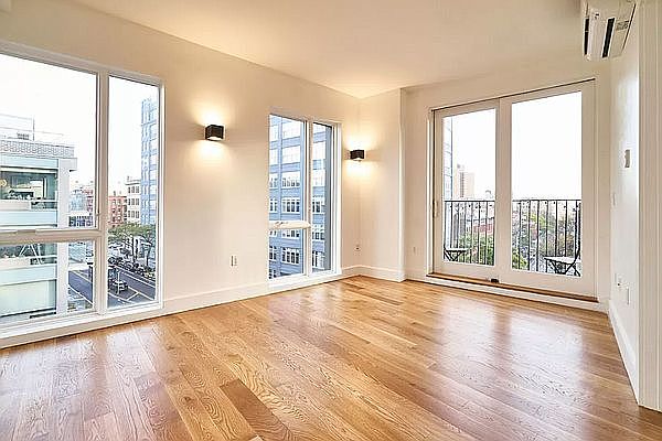 1st image of 440 Wythe Ave APT 4B