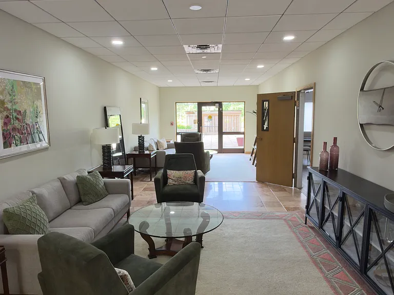 Chelsea Condos — Photo 77