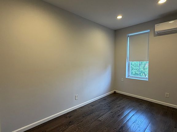 5th image of 30-36 Steinway St #3