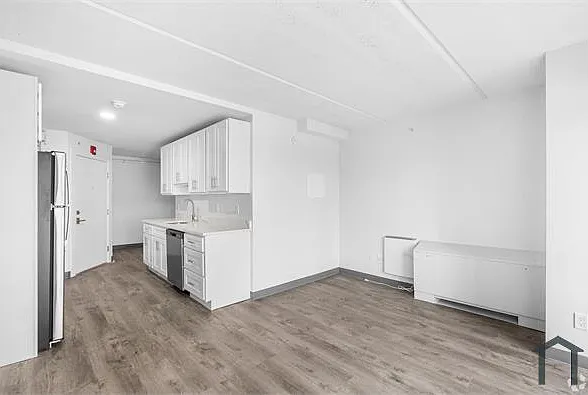 Studio, 415 sqft, $1,833 — Photo 4