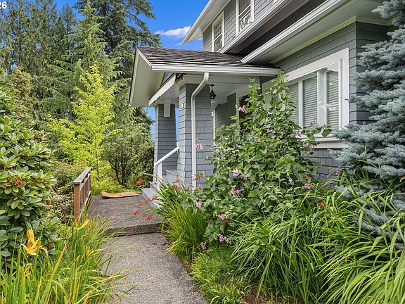 5th image of 2524 SW 17th Ave