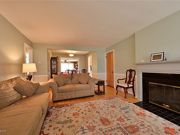 4th image of 19603 Riverwood Ave