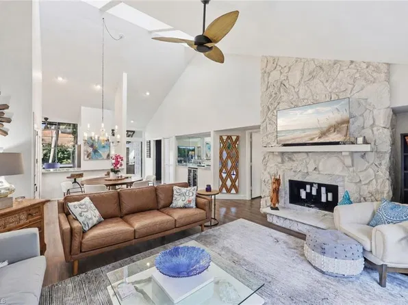 556 Bay Villas LN, NAPLES, FL 34108