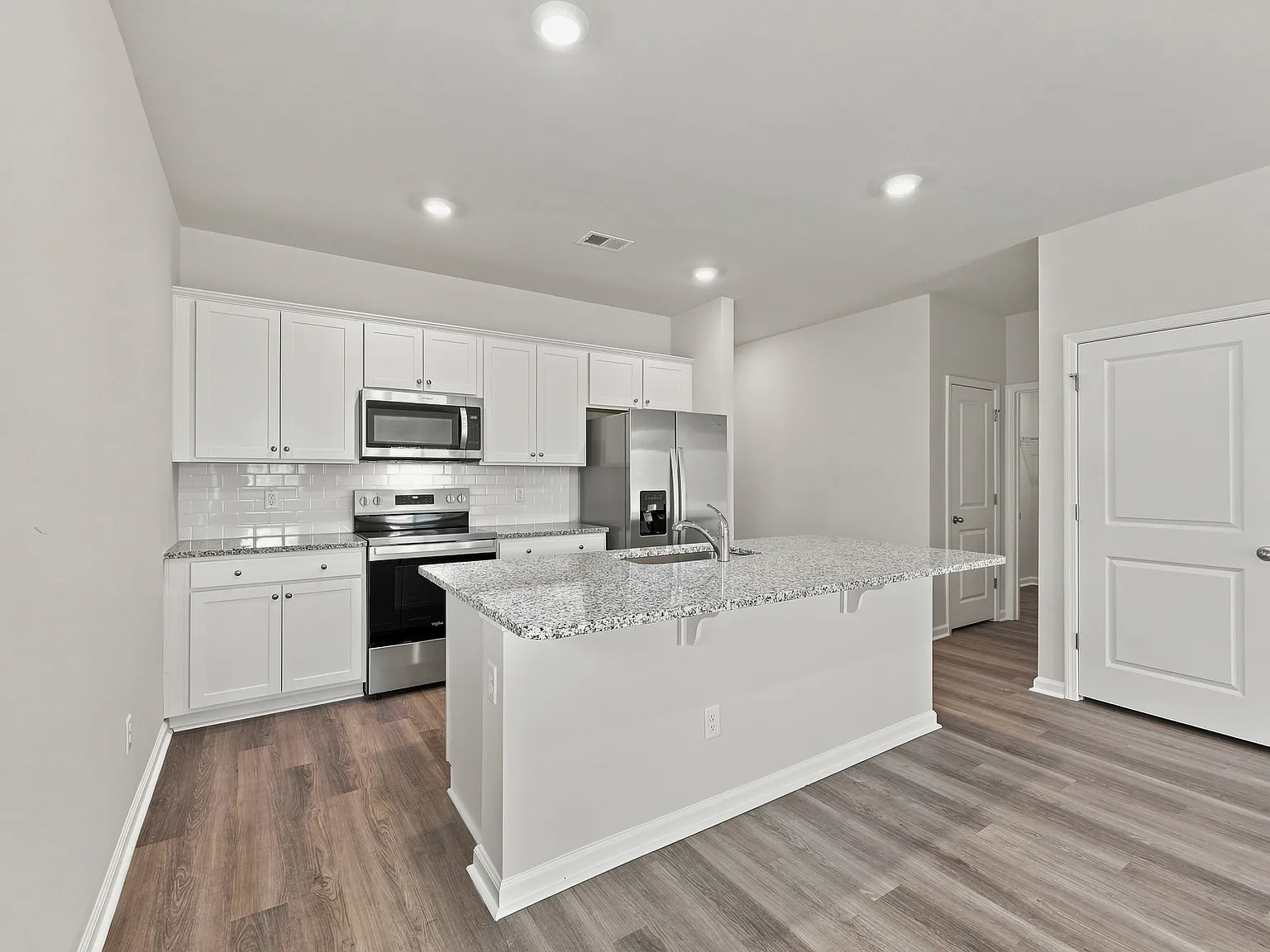3 bed, 1281 sqft, $1,850 — Photo 4
