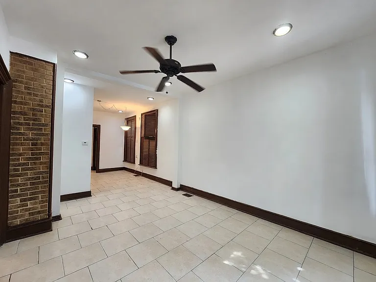 1619 S Loomis St #1R — Photo 4