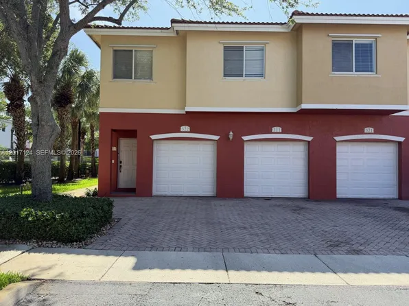 3335 Palomino Dr APT 311-3, Hollywood, FL 33024