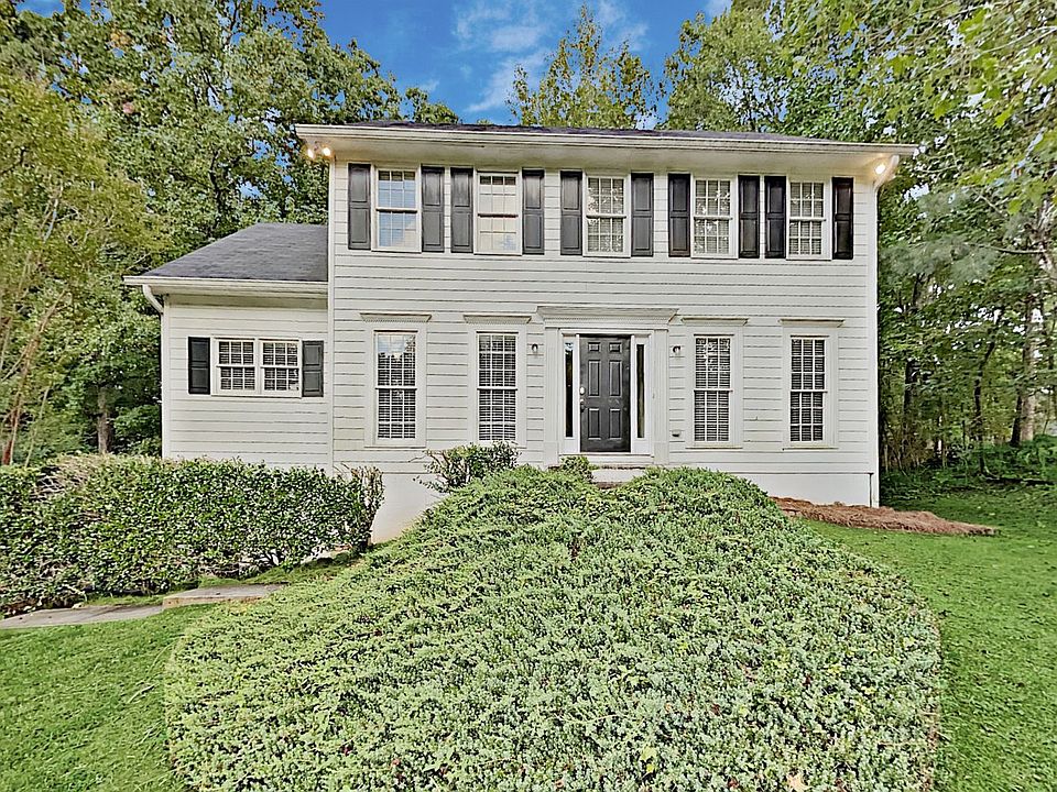 1st image of 909 Clearbrook Crse SW