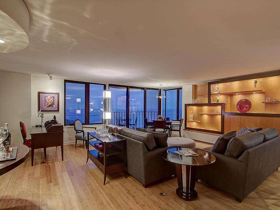 1st image of 929 N Astor St Unit 2102
