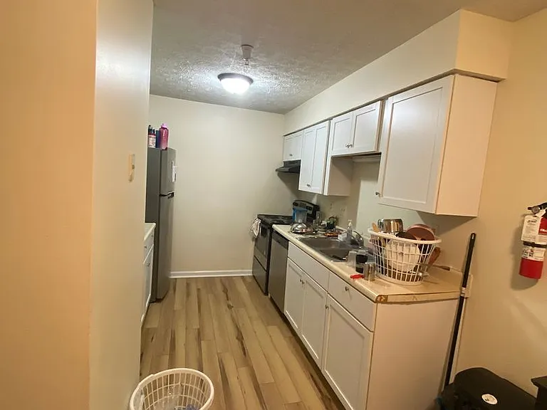 3200B E John Hinkle Pl — Photo 4
