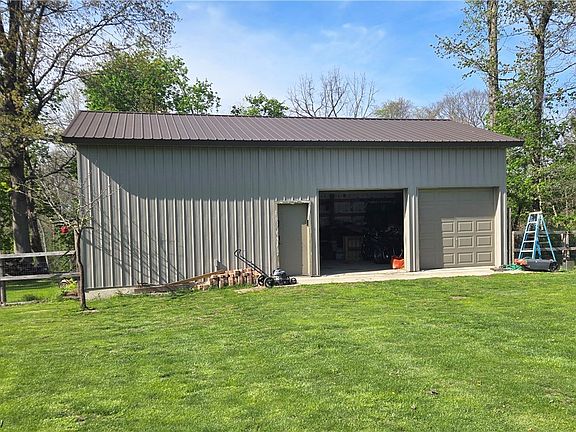 4th image of 8113 Darrow Rd