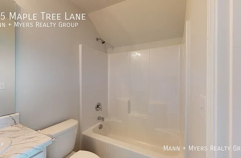 135 Maple Tree Ln — Photo 9