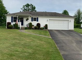 12 Lucas Cir, Grove City, PA 16127