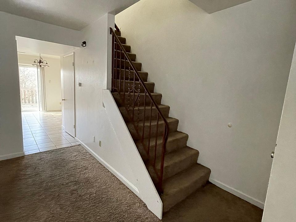 1st image of 264 Pearl Dr #264