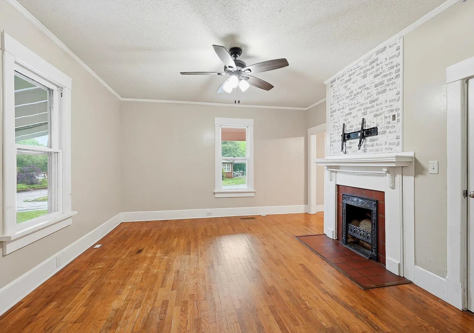 Athens 37303 - Charming 1902 Home Available Now! — Photo 3