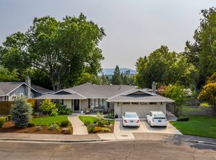 340 White Oak Cir, Medford, OR