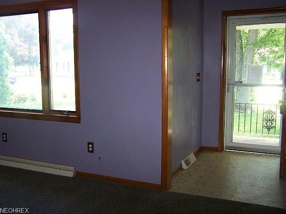 4th image of 220 Earl Dr