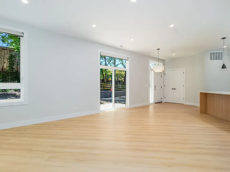 KDG Irving Park LLC — Photo 17