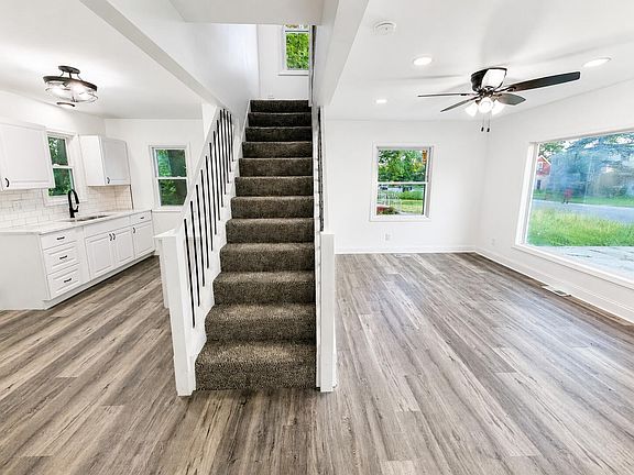 4th image of 4315 Kentucky St