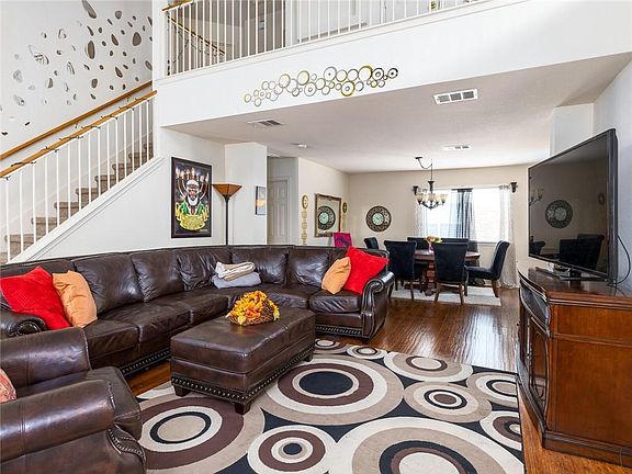 5th image of 505 Grey Feather Ct