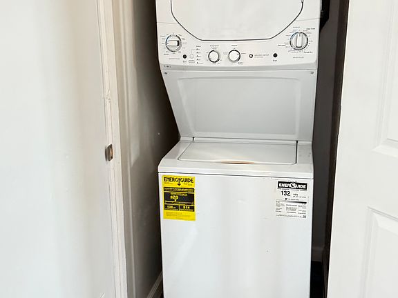 5th image of 658 Lawson Ave E #3